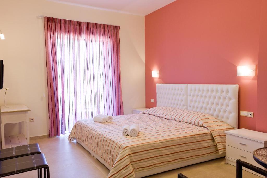נאפפליו Aenaon Rooms חדר תמונה