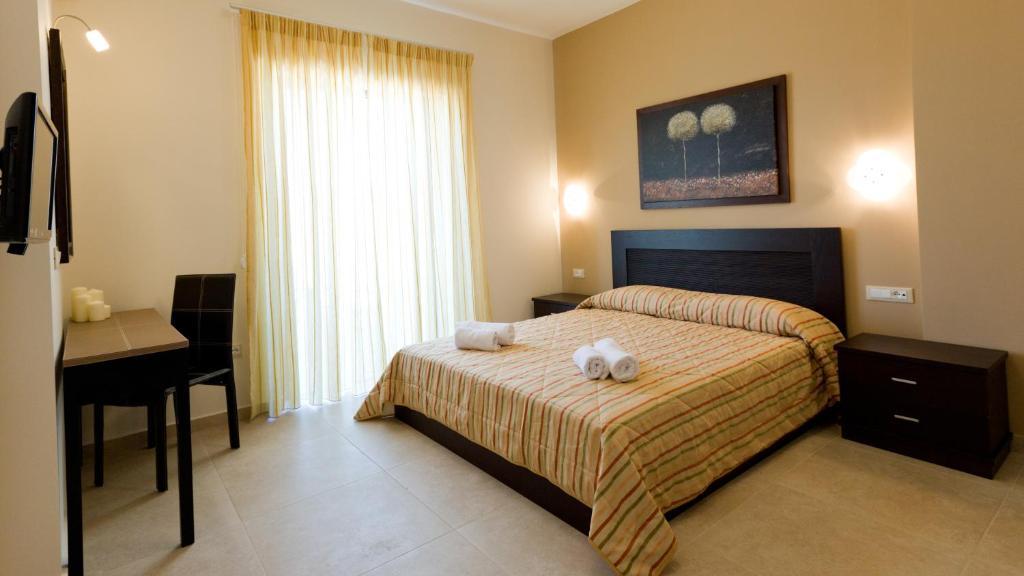נאפפליו Aenaon Rooms חדר תמונה
